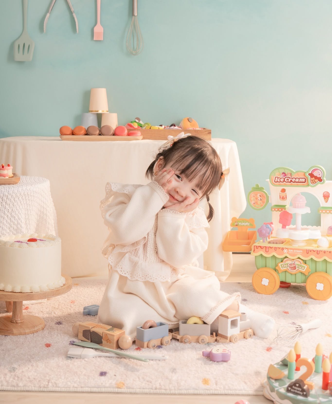 Phòng chụp concept tiệm bánh tại cơ sở Trần Thái Tông, Cầu Giấy